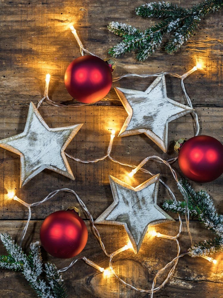 Weihnachtsdekoration mit Lichtern
