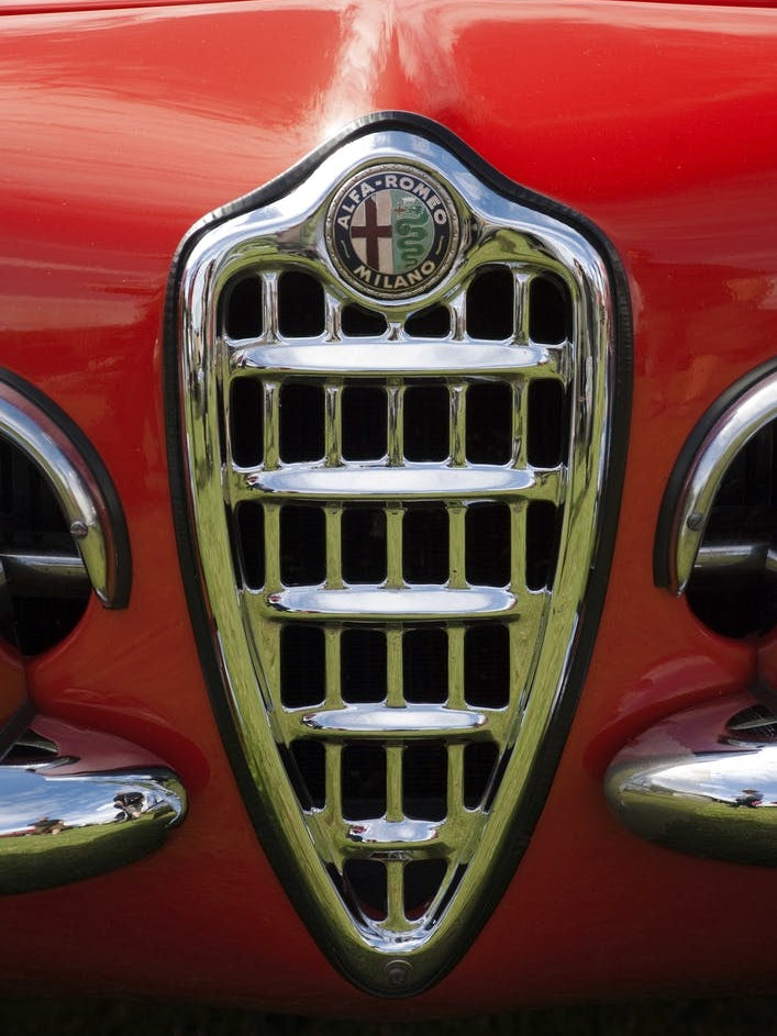 Alfa Romeo Giulia Grille Red