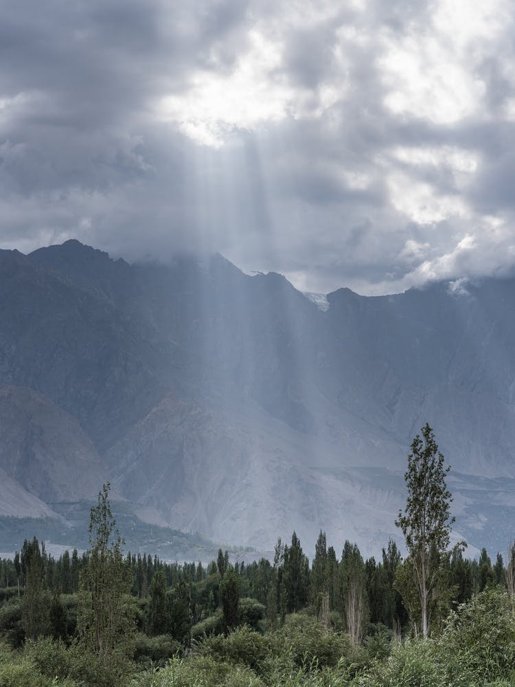 Sunbeams Over The Mountains