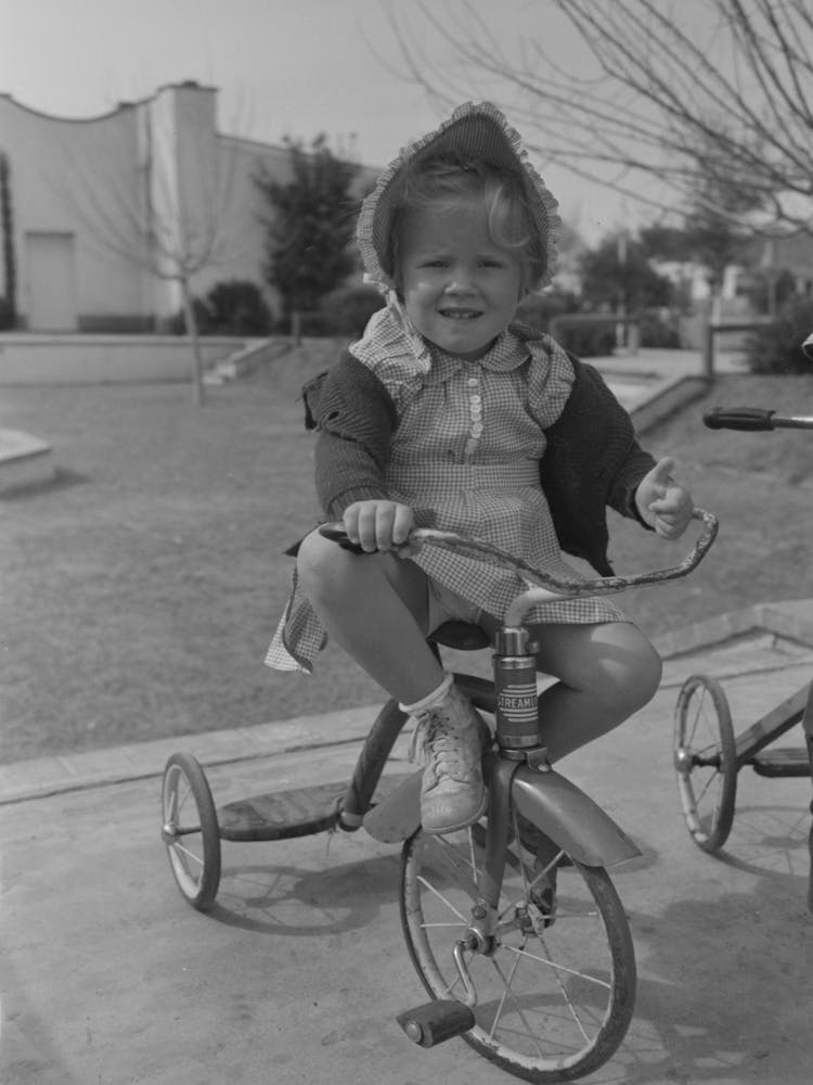 Little Girl At The Fsa (Farm Security Administration) Camelback Farms, Phoenix, Arizona By Russell Lee
