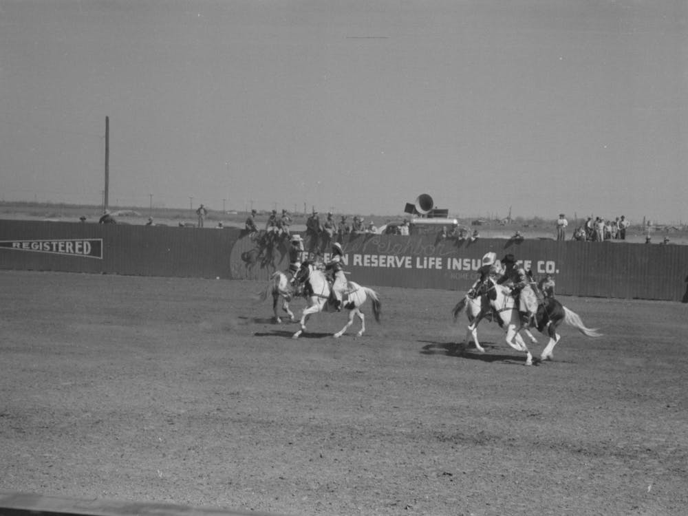 Unbetiteltes Foto, möglicherweise im Zusammenhang mit einer Rodeo-Szene auf der San Angelo Fat Stock Show, San Angelo, Texas von