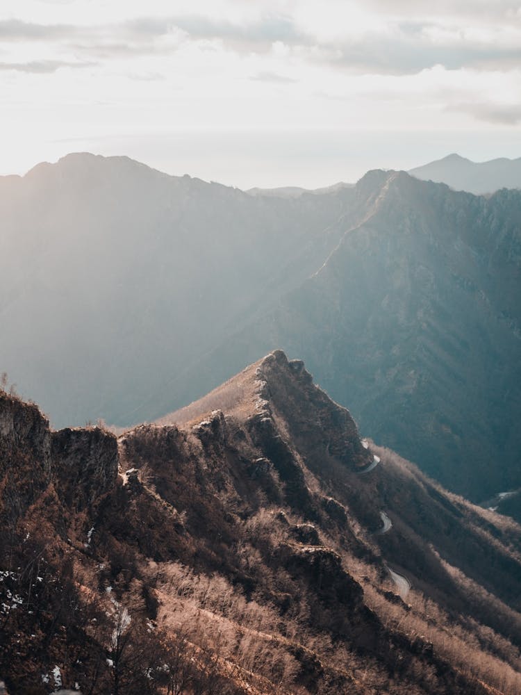 Apuan Alps in Italy viewpoint | Italian mountains