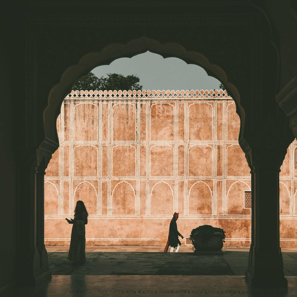 Silhouettes in the City Palace
