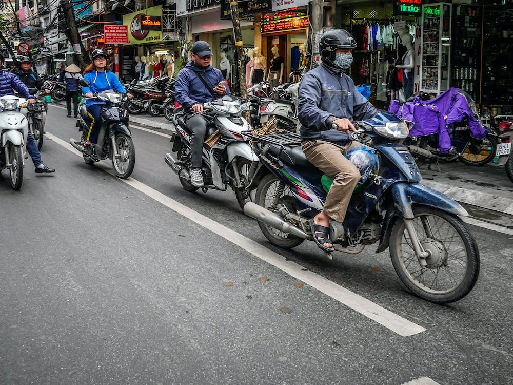Connected Hanoi