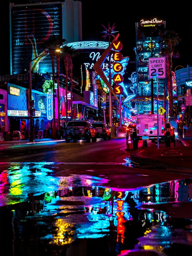 Neon night city: Las Vegas (synthwave/vaporwave/retrowave/cyberpunk) — aesthetic poster