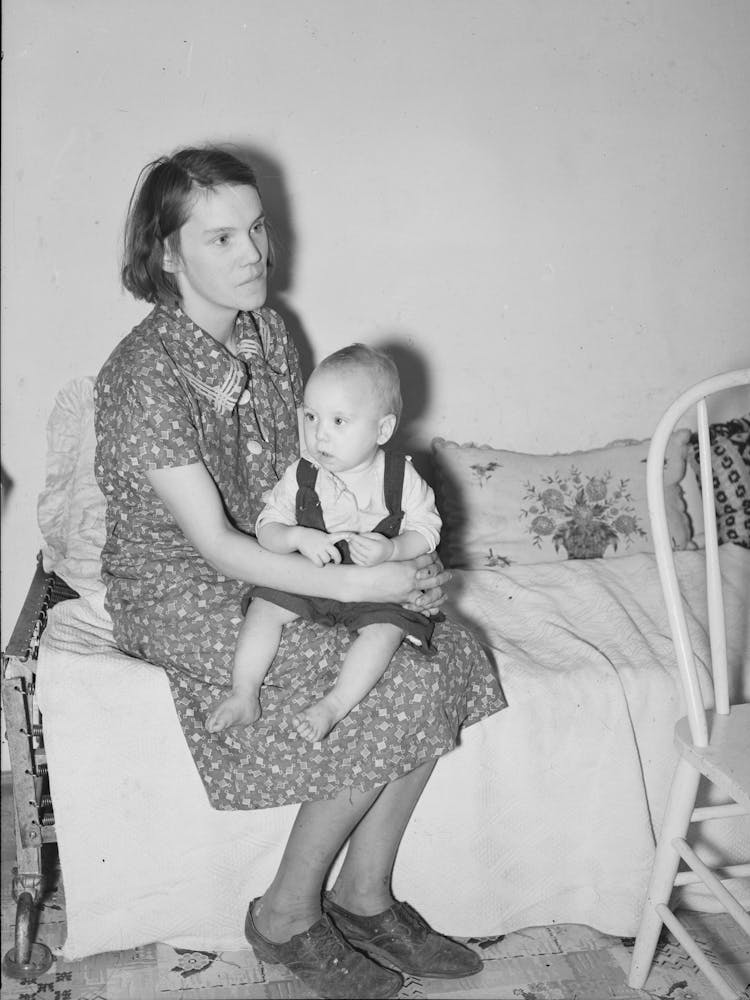 Mrs, Shotbang And Baby She Delivered Herself, She Has Had No Aid In The Births Of Her Four Children, Near Williston