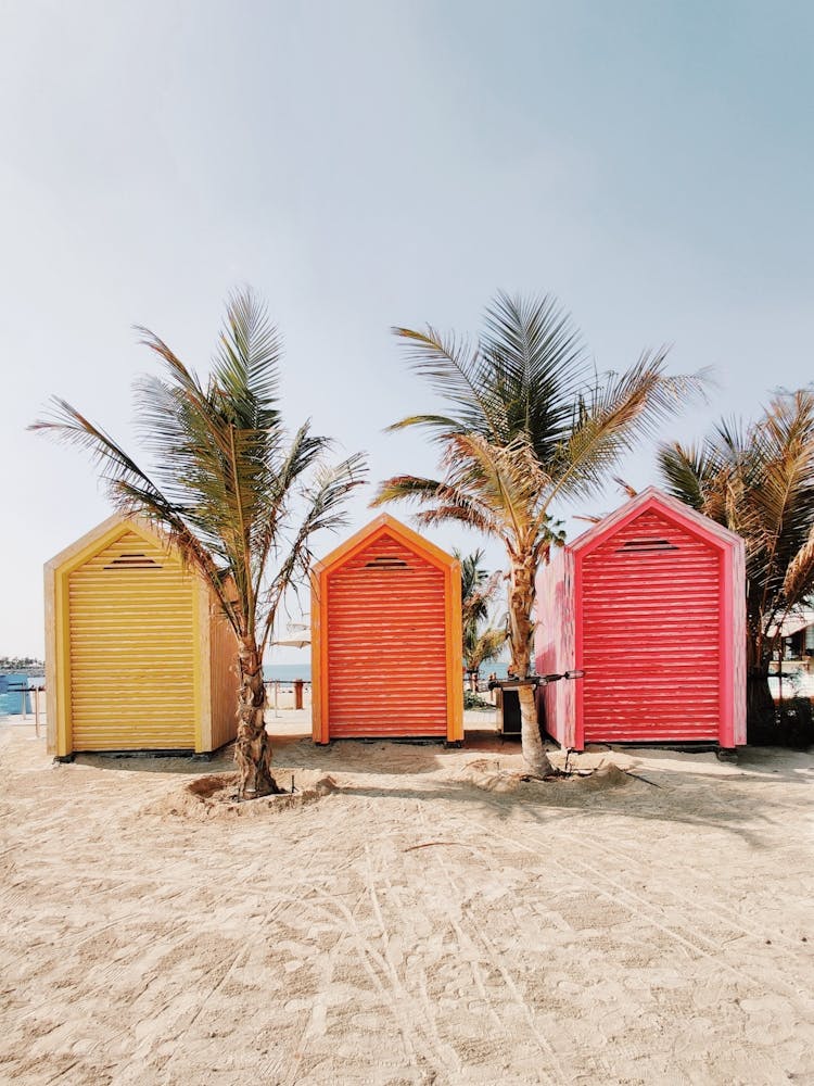Cabanes de plage colorées