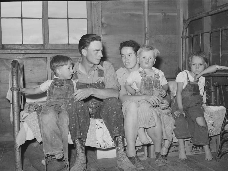 Family Of Ray Halstead, Fsa (Farm Security Administration) Rehabilitation Borrower, Dead Ox Flat, Malheur Coun
