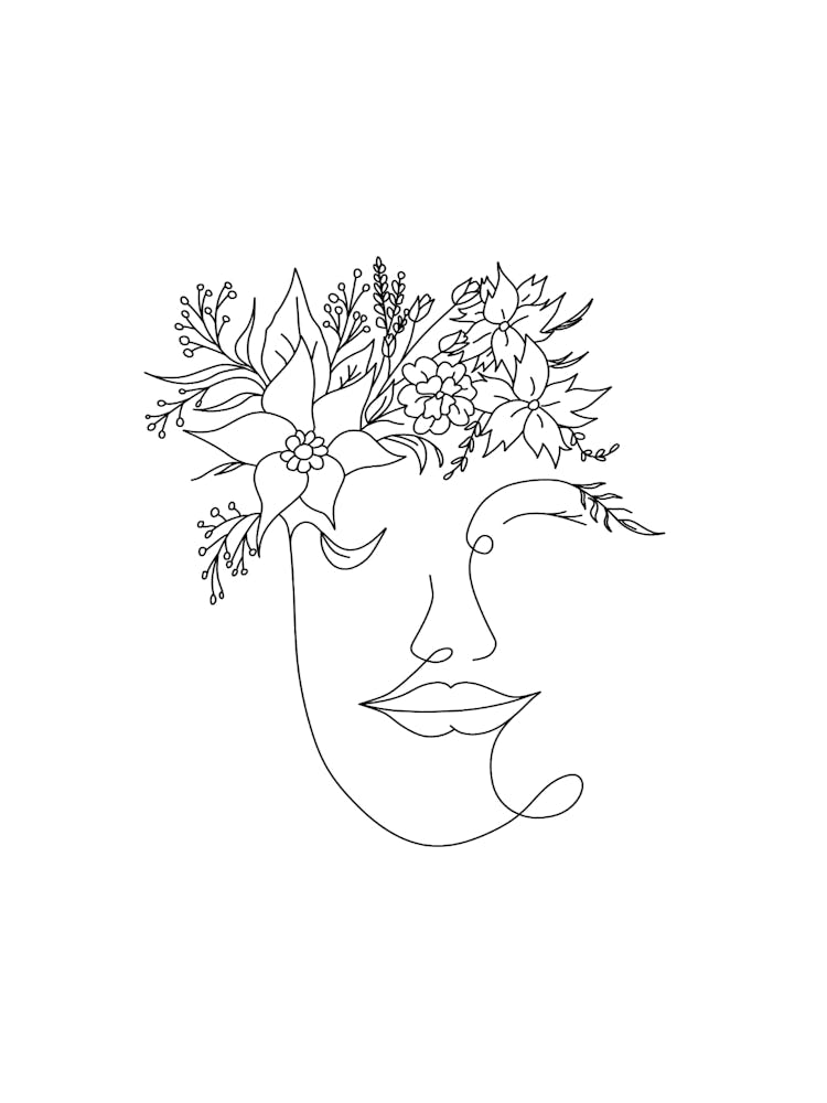 Femme avec des fleurs dans les cheveux