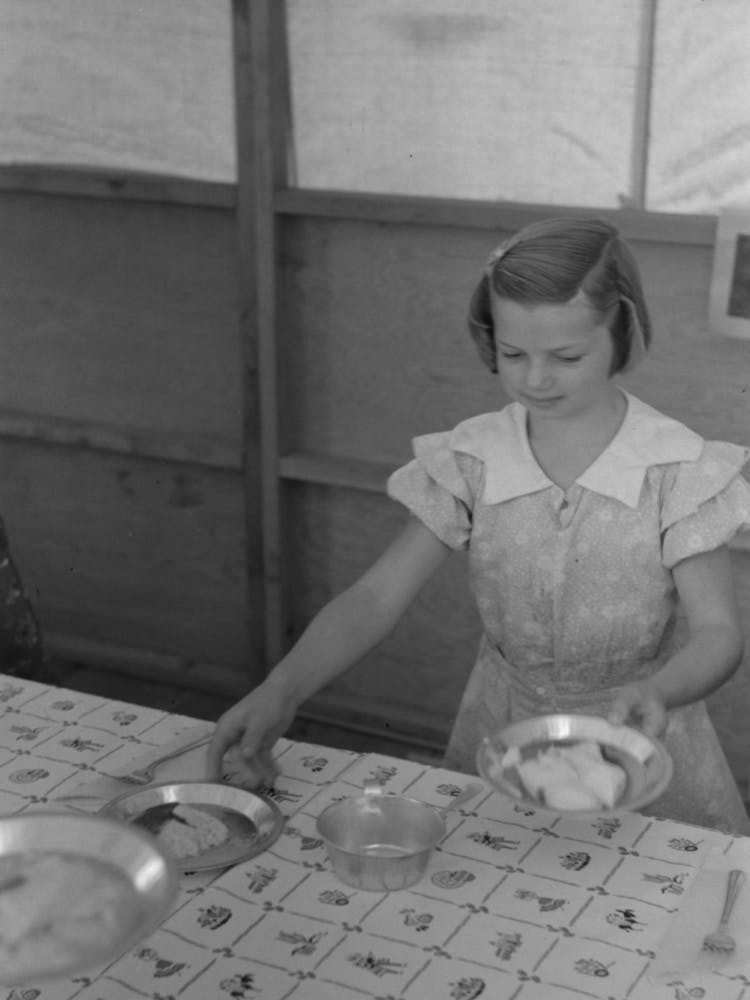 Photo Sans Titre, Éventuellement Liée au Déjeuner au Camp de Travail Migratoire de la FSA (Farm Security Administration)