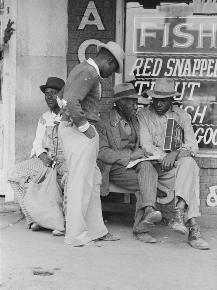 Es Talking, Market Square, Waco, Texas By Russell Lee