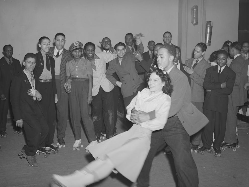 Swinging His Girl On Roller Skates Savoy Ballroom, Chicago, Illinois Von Russell Lee