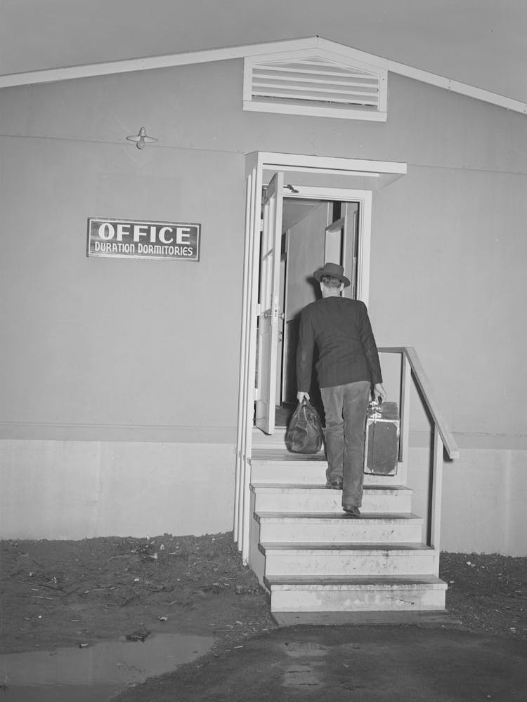Workman At The Navy Shipywards Arrives At The Fsa (Farm Security Administration) Duration Dormitory