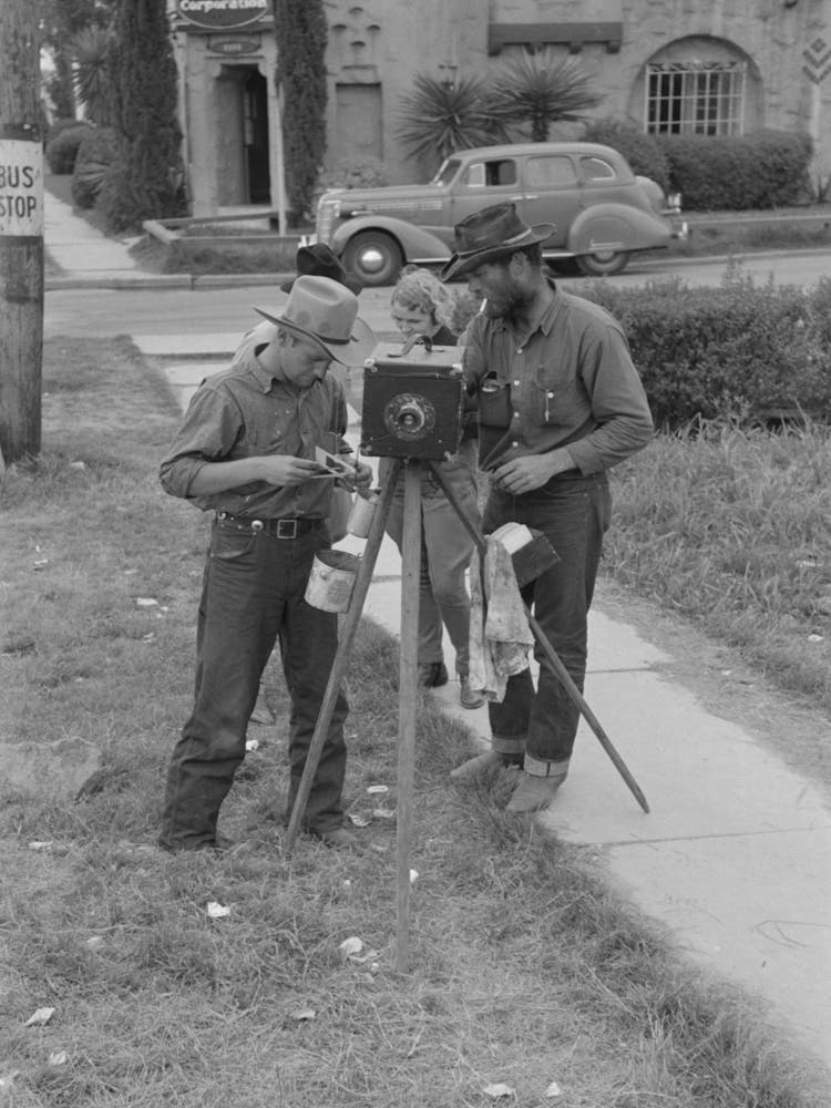 Tintype Cameraman, San Antonio, Texas By Russell Lee