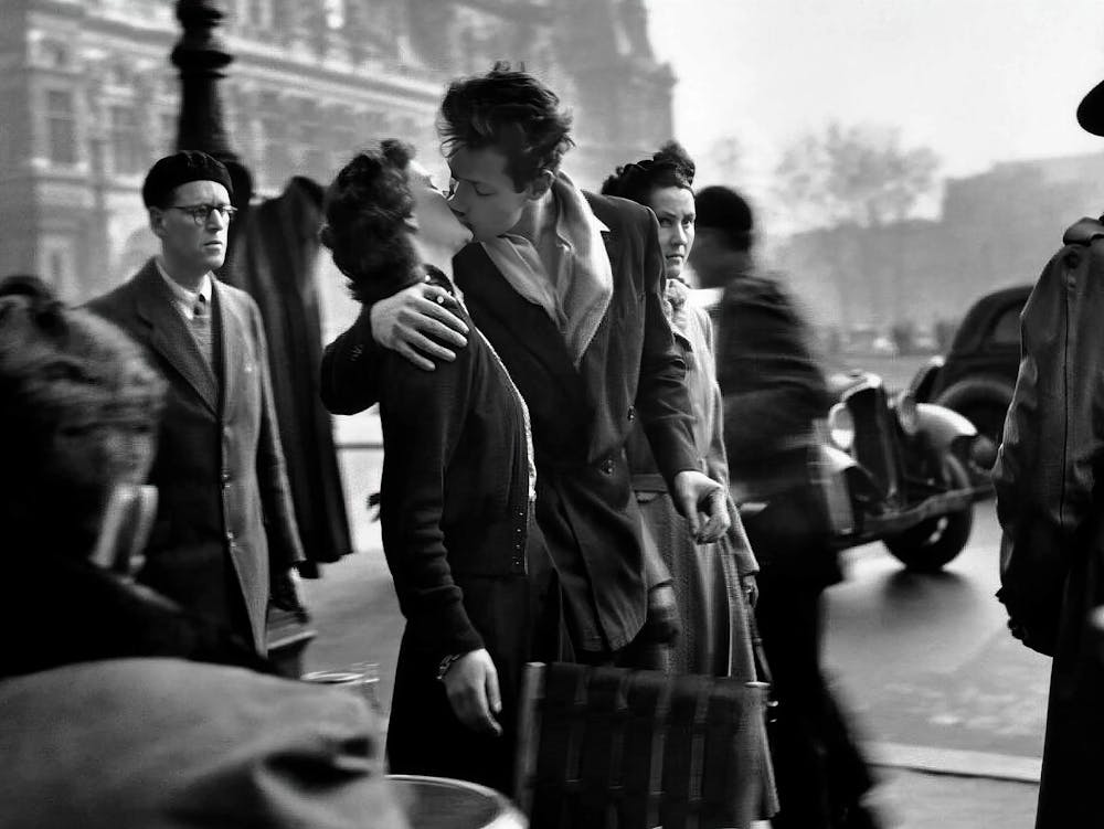 Romantic Kiss Hotel Ville