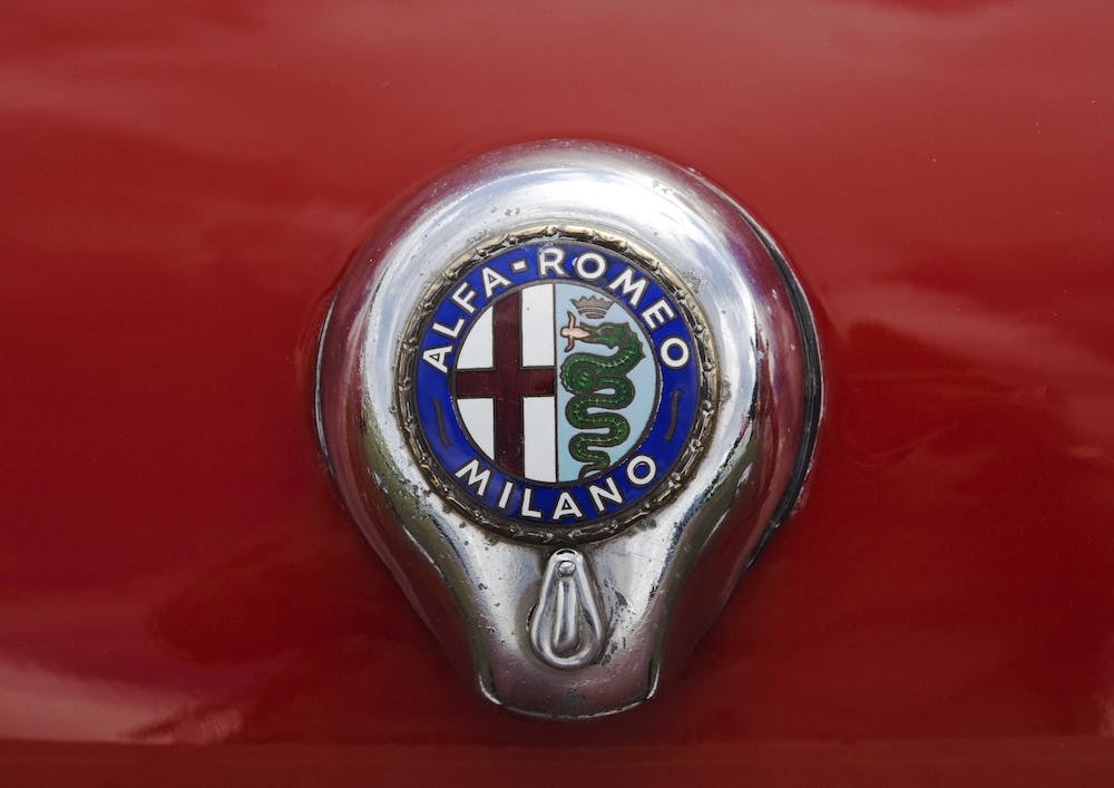 Alfa Romeo Emblem Rot