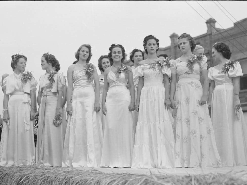 Untitled Photo, Possibly Related To Introducing The Queen To The Radio Audience, National Rice Festival,