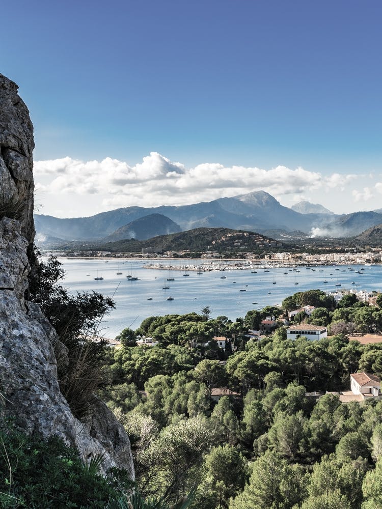 Pollensa Vue Du Haut D'une Falaise