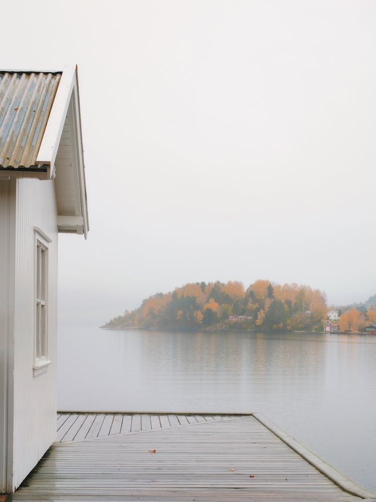 Nebeliger norwegischer Morgen