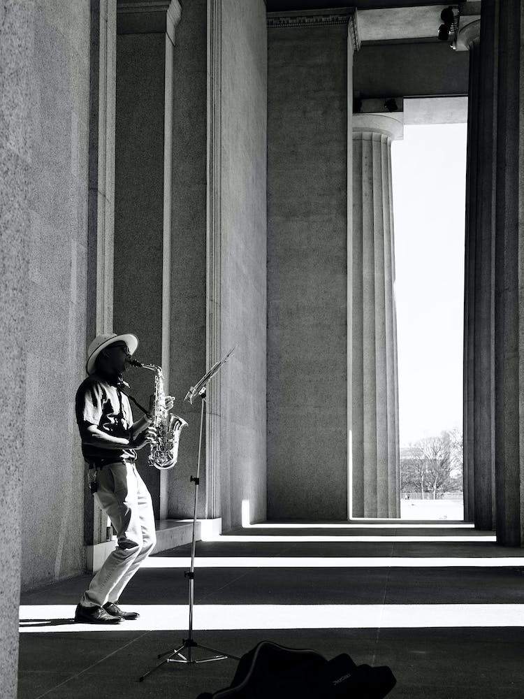 Jazz Singer, Black & White