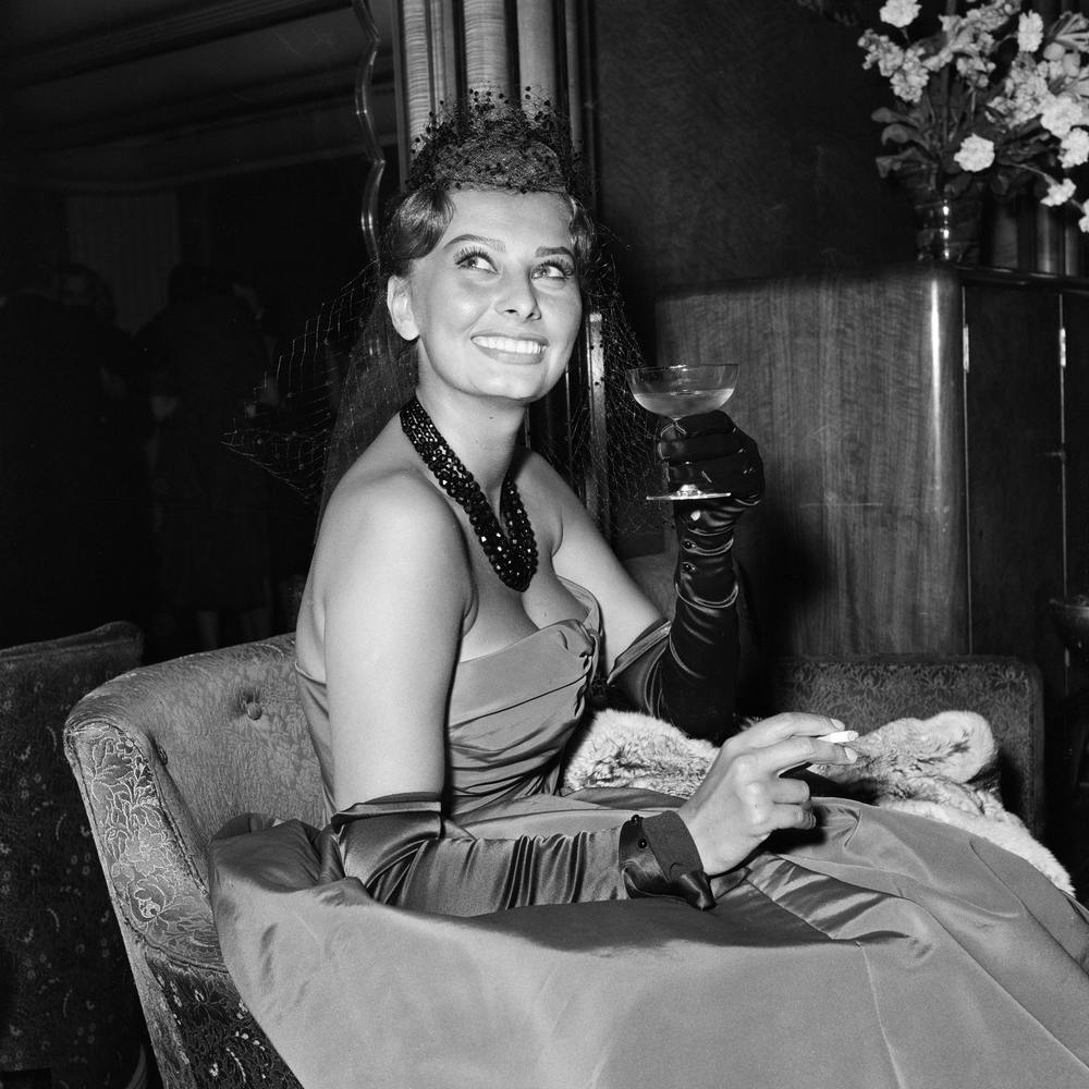 Sophia Loren At The Variety Club Charity Premiere Of “The Key” In The Odeon