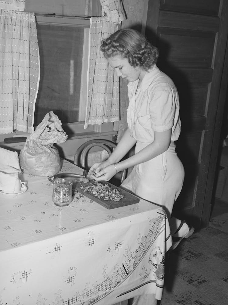 Daughter Of Elof Hanson, Fsa (Farm Security Administration) Client, He Is A Small Farmer Of Yuba County, Californi