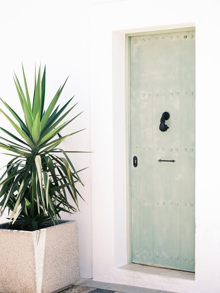Pastel green door in Eivissa // Ibiza Travel Photography