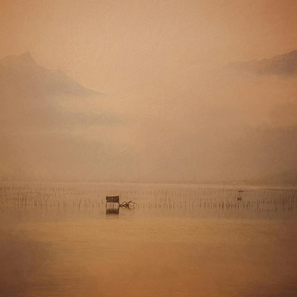 Lake & Misty Mountains Vietnam