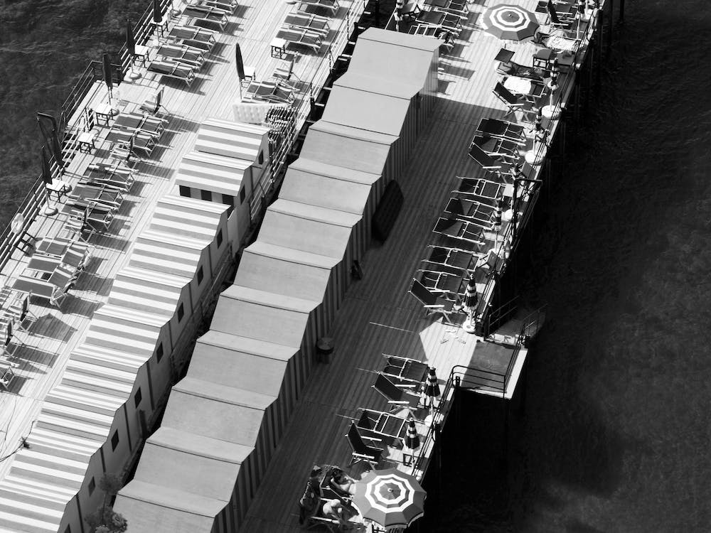 Jetty Huts and Sunbeds - Sorrento Italy