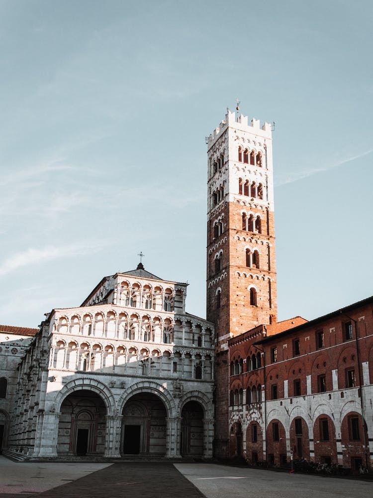Church Lucca on a sunny day | Tuscany Italy