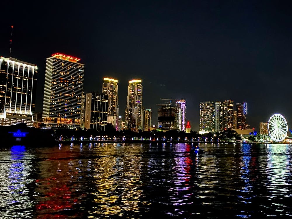 Miami Bay bei Nacht (Miami bei Nacht Serie)