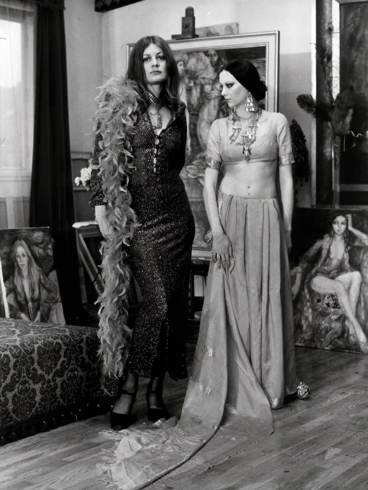 The Painter Dina Larot With A Model 1975