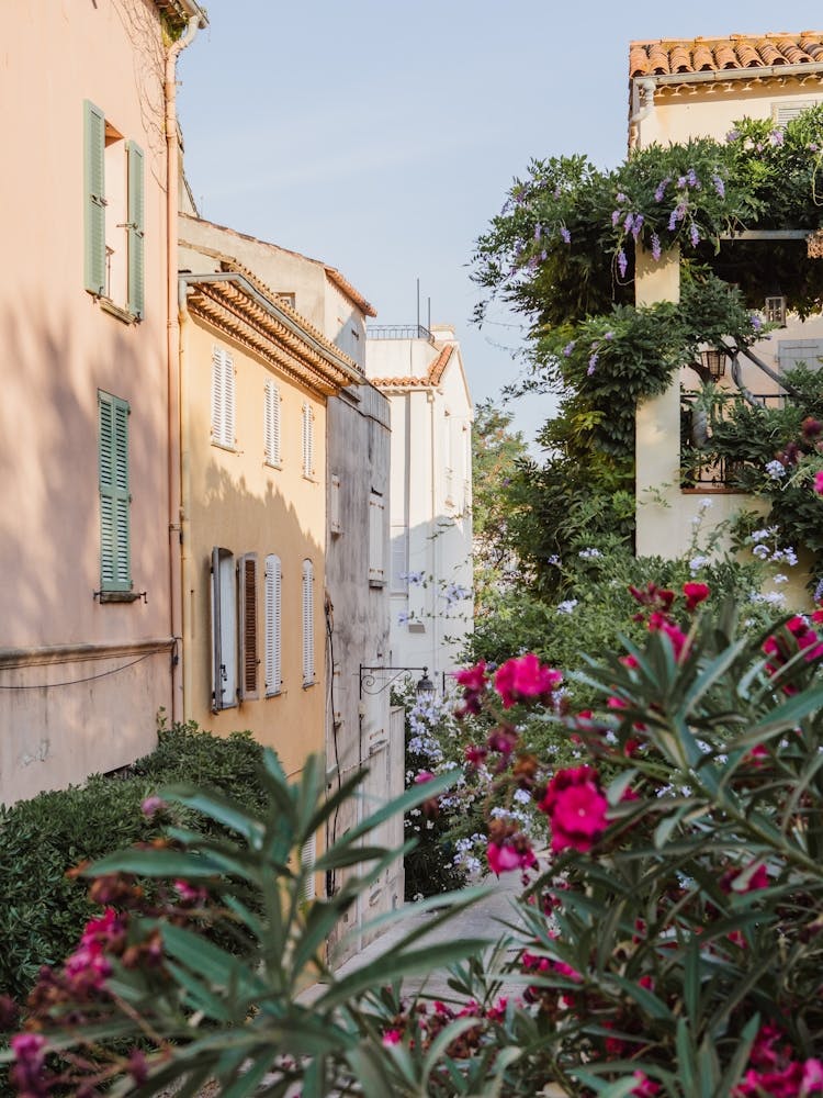 Maisons pastel à Saint-Tropez