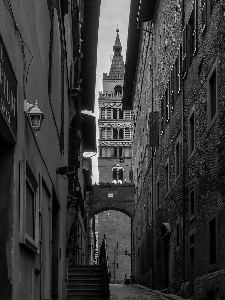 Toscana Architecture   Alley