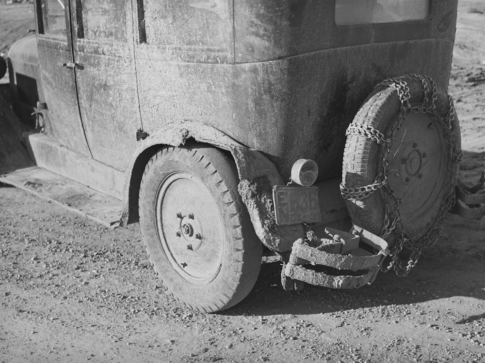 Voiture de fermier couverte de boue, Eufaula, Oklahoma Par Russell Lee