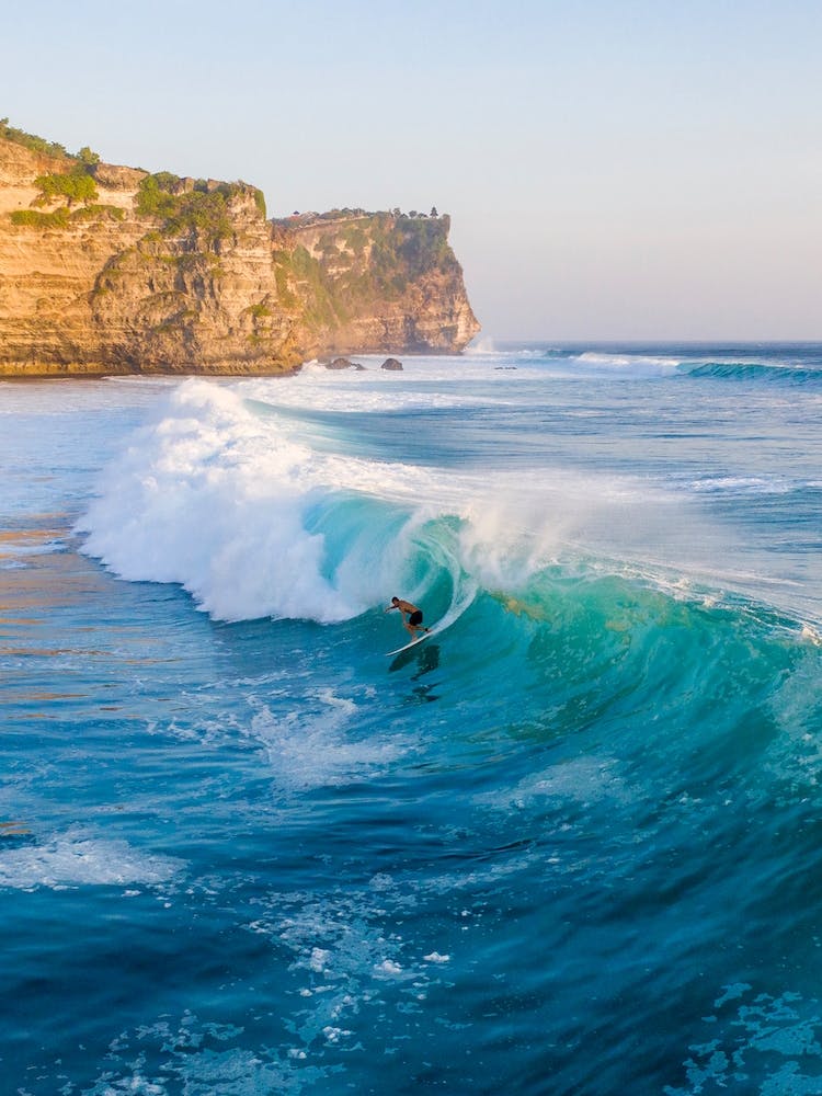 Big Wave Surfing Uluwatu