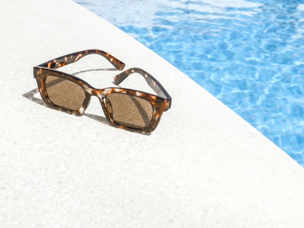 Sonnenbrillen Pool Reiseplakat_2262141