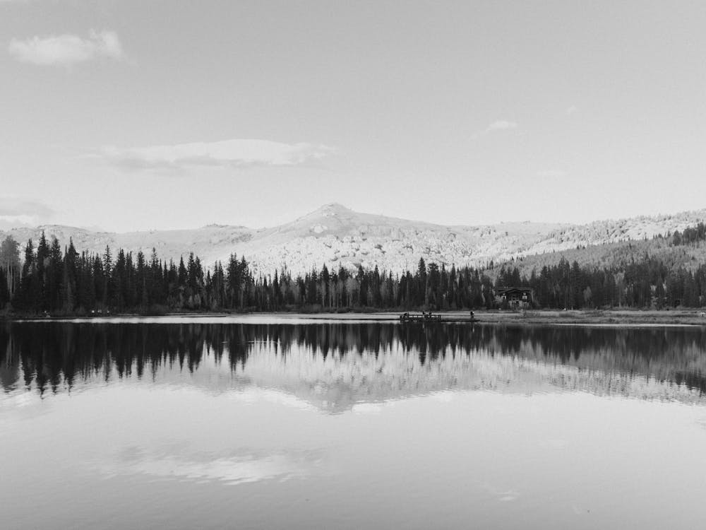 Utah Mountains and Lake