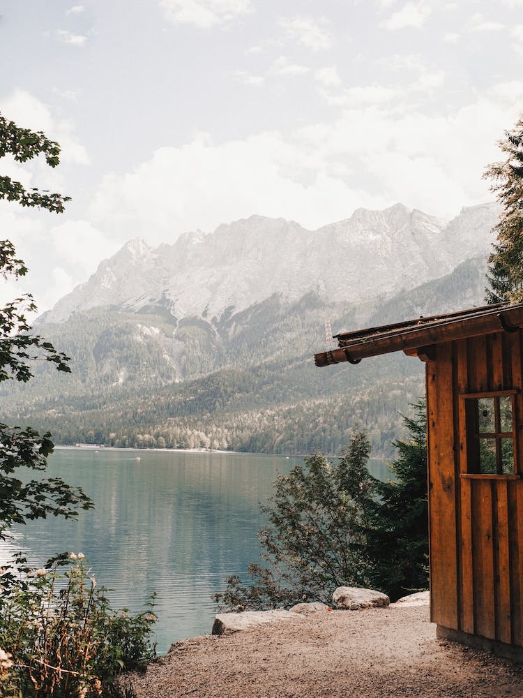 Hütte am See