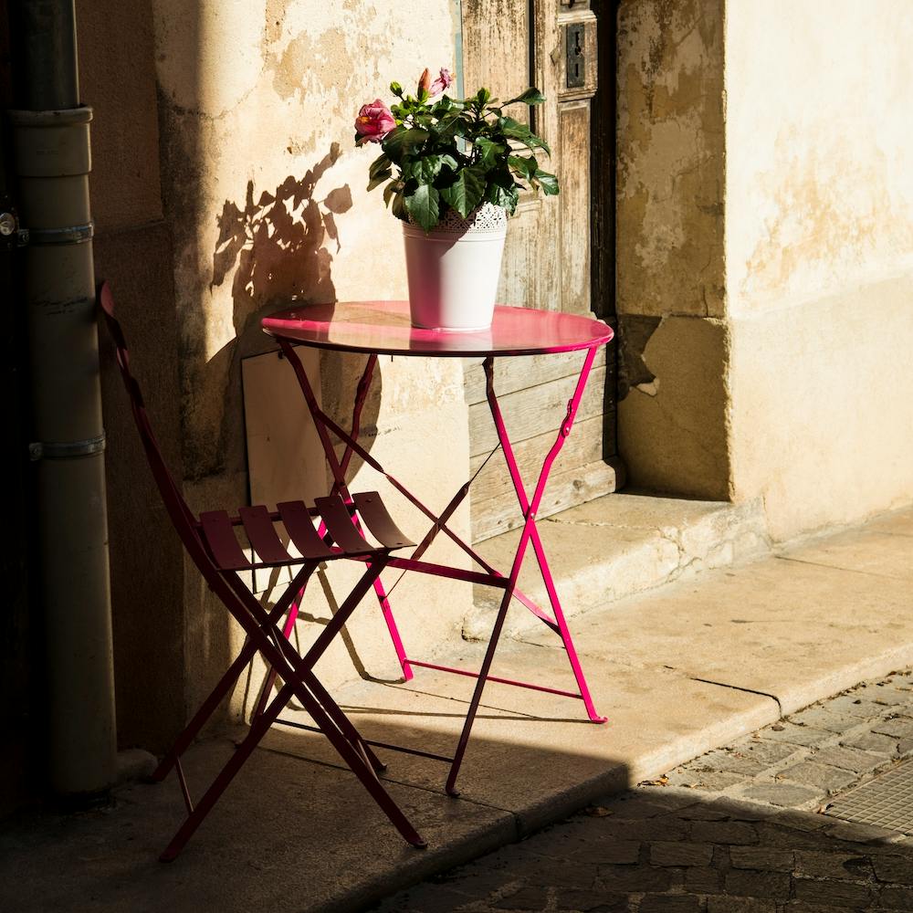 Cassis Cafe Square