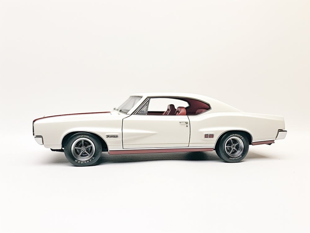 Toy Car 67 Pontiac Gto White