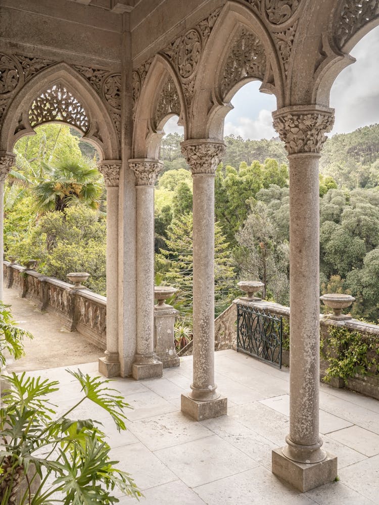 Monseratte Palace Arches