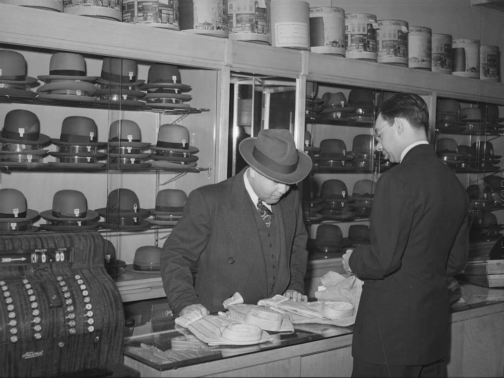 Men S Shop Which Caters To Es, Chicago, Illinois By Russell Lee