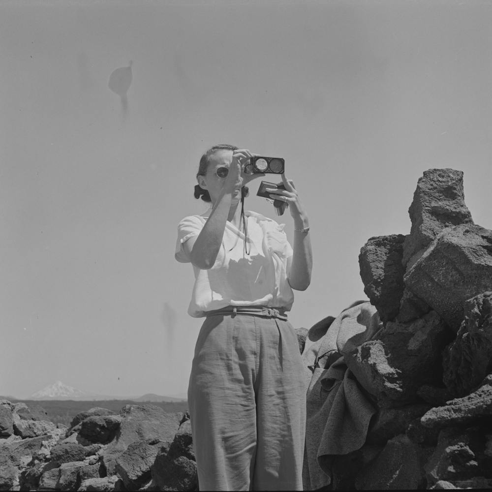 Lane County, Oregon, Touriste au point d'observation Dee Wright par Russell Lee 1