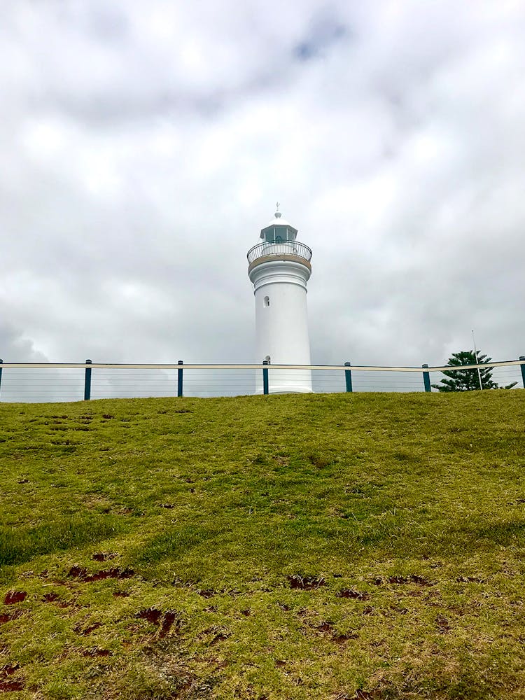 Leuchtturm auf dem Hügel