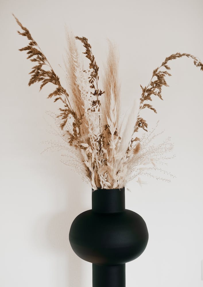Schwarze Vase