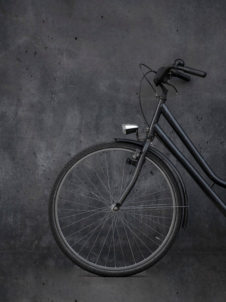 Black Vintage Bike & Concrete Love