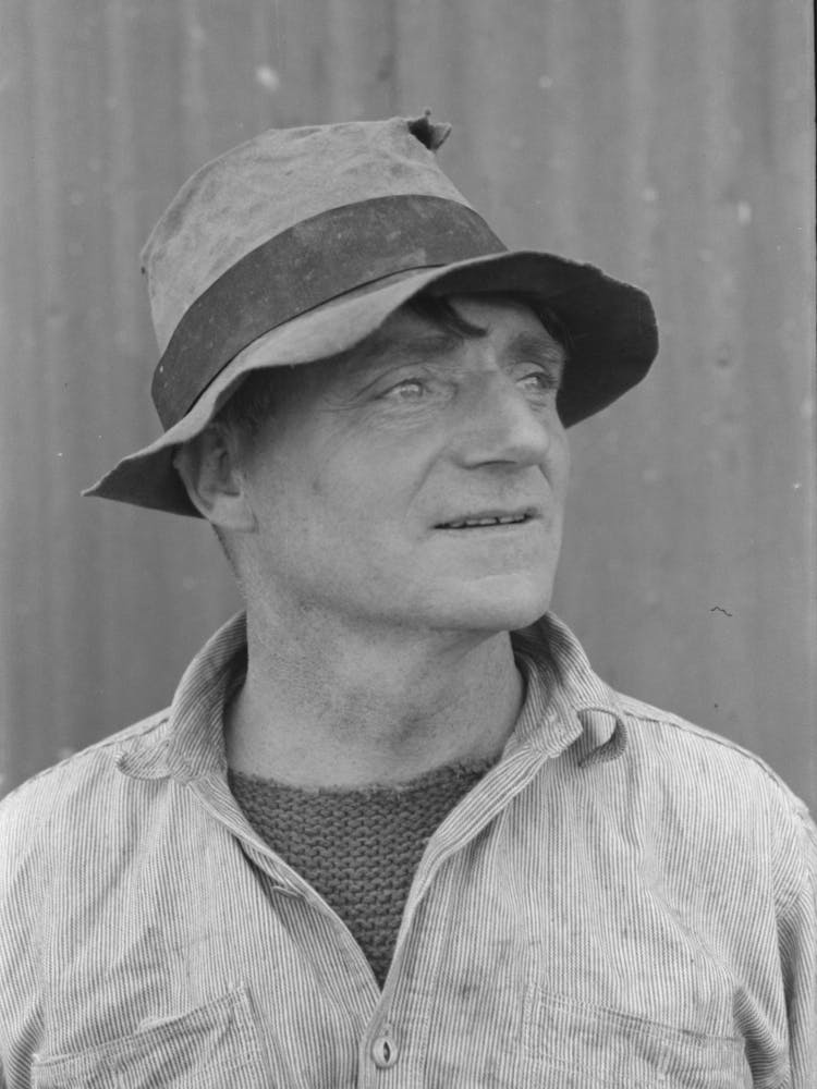 Fisherman, Astoria, Oregon By Russell Lee
