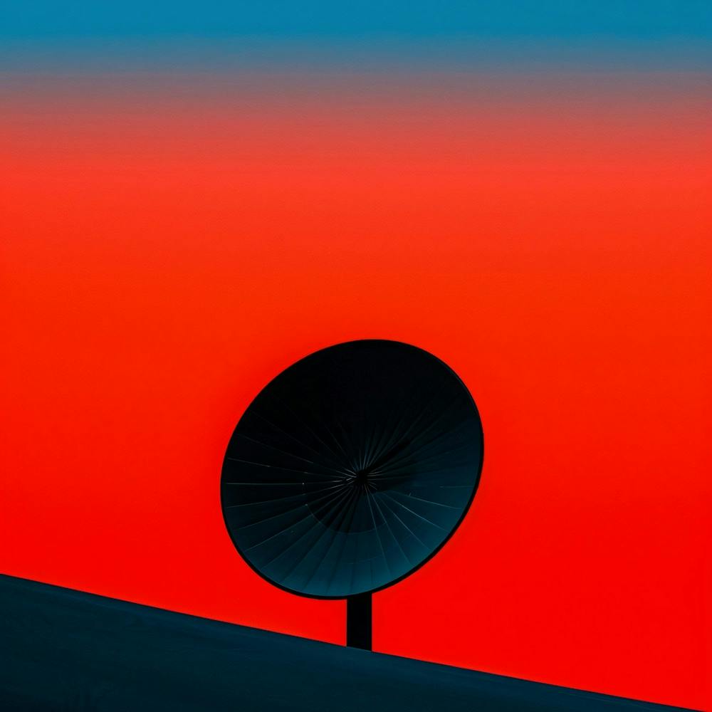 Silhouette d'une antenne parabolique