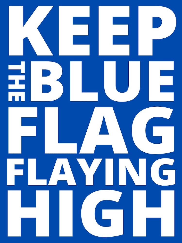 Lustiger Slogan Fußballmannschaft Keep The Blues Flag Flaying High Cool